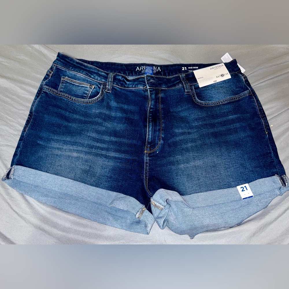 Mid Rise denim shorts size 21